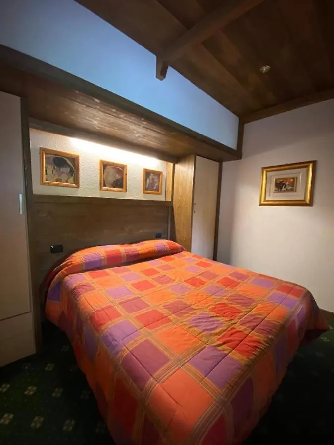 ליביניו Chalet Garden מלון דירות