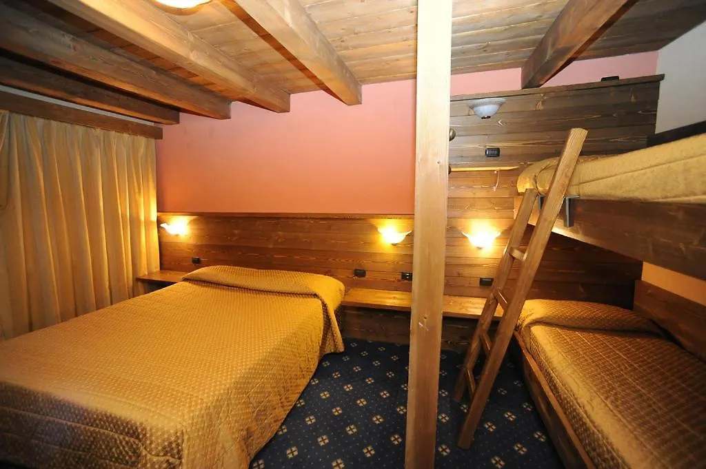 ליביניו Chalet Garden מלון דירות