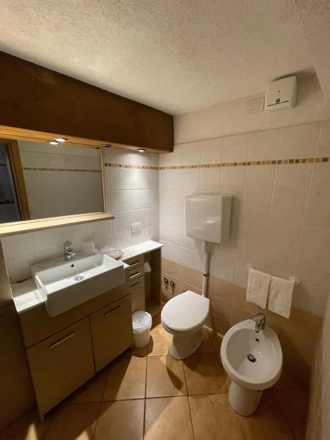 ליביניו Chalet Garden מלון דירות